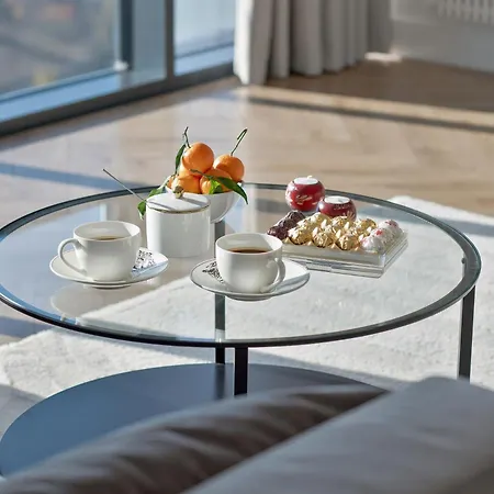 Stylish With Views And Parking In The Prestigious Hanza Tower With Swimming Pool By Renters דירה שצ'צ'ין