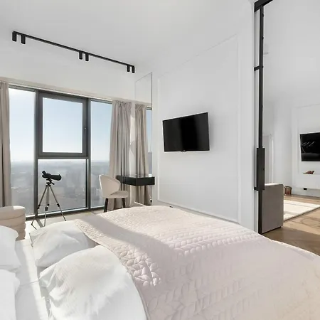 Stylish With Views And Parking In The Prestigious Hanza Tower With Swimming Pool By Renters Lägenhet Szczecin