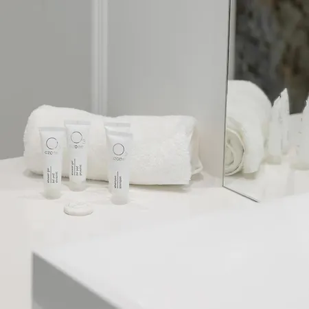 Stylish With Views And Parking In The Prestigious Hanza Tower With Swimming Pool By Renters *