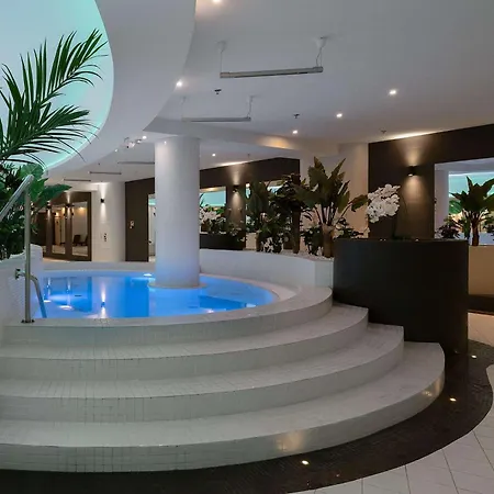 דירה Stylish With Views And Parking In The Prestigious Hanza Tower With Swimming Pool By Renters *