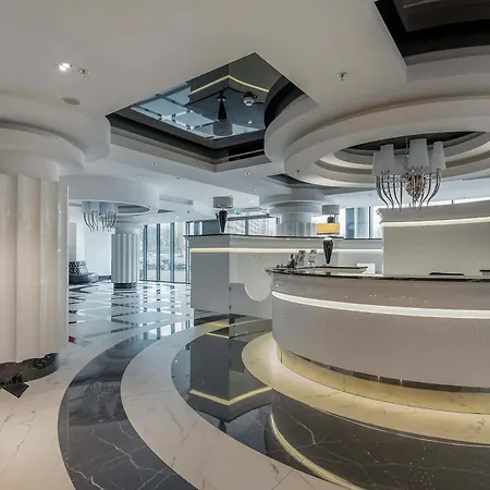 Lägenhet Stylish With Views And Parking In The Prestigious Hanza Tower With Swimming Pool By Renters *