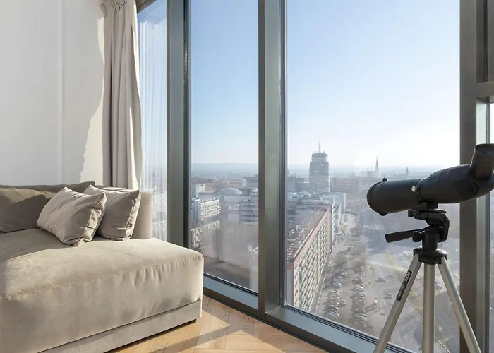 Апартаменты Stylish With Views And Parking In The Prestigious Hanza Tower With Swimming Pool By Renters Щецин