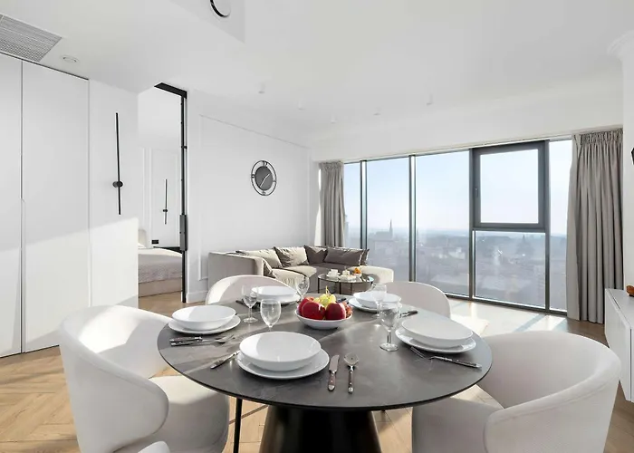 Stylish With Views And Parking In The Prestigious Hanza Tower With Swimming Pool By Renters *